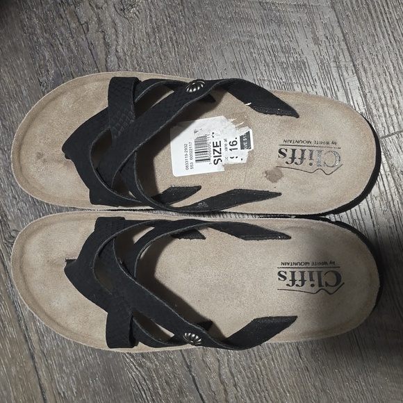 Sandles - Picture 1 of 1